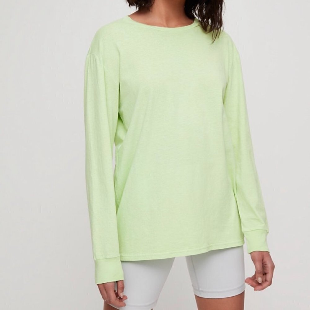 Aritzia TNA Tour top